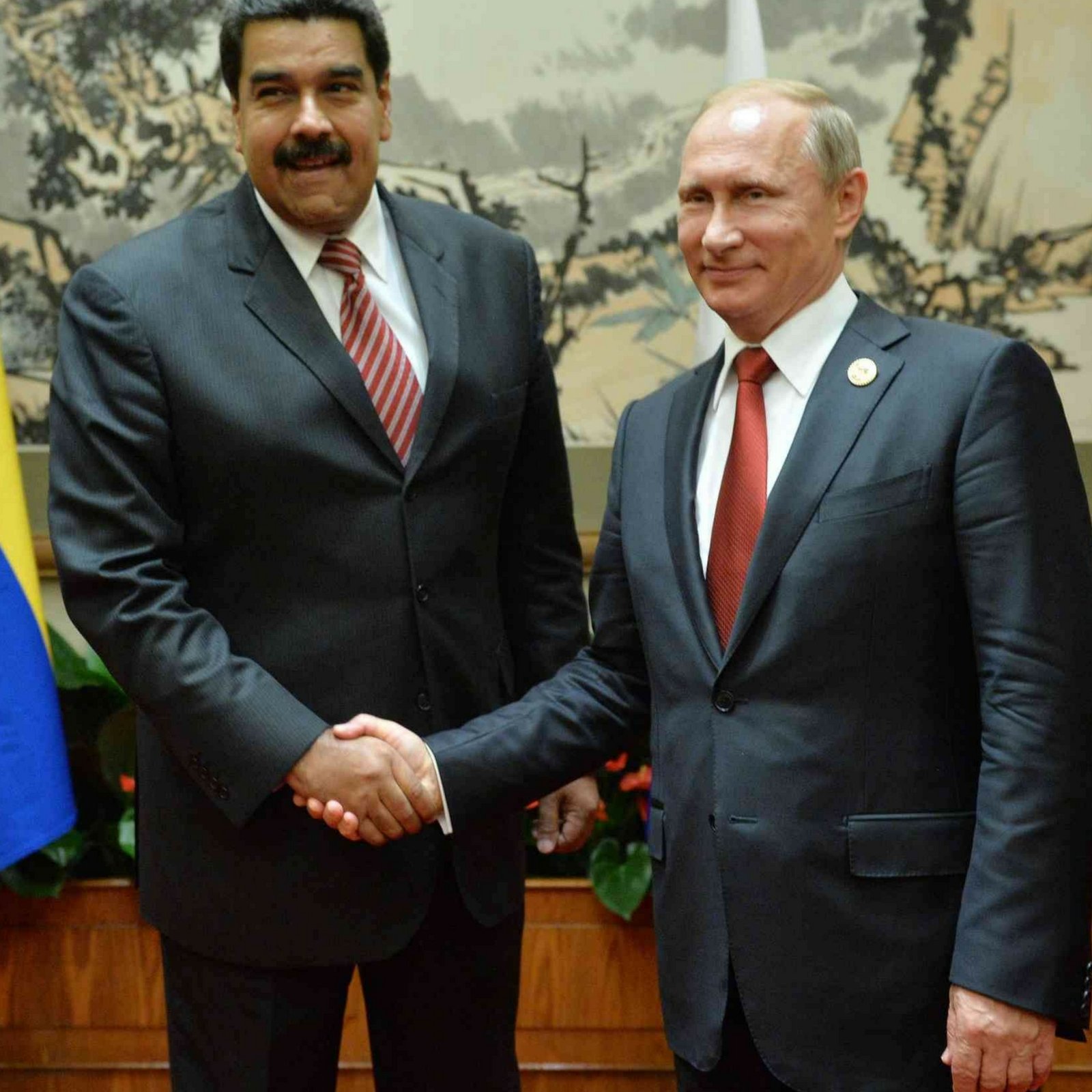 Report Claims Putin Aided Maduro in Creating Venezuela’s Crypto, Petro