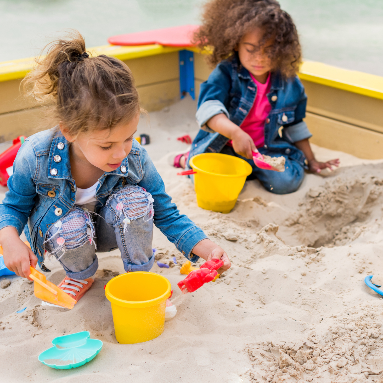 Regulatory Round-Up: U.K. Chief Blockchain Officer, DLT Companies in FCA Sandbox, Central Bank Calls Crypto ”Fallacy”