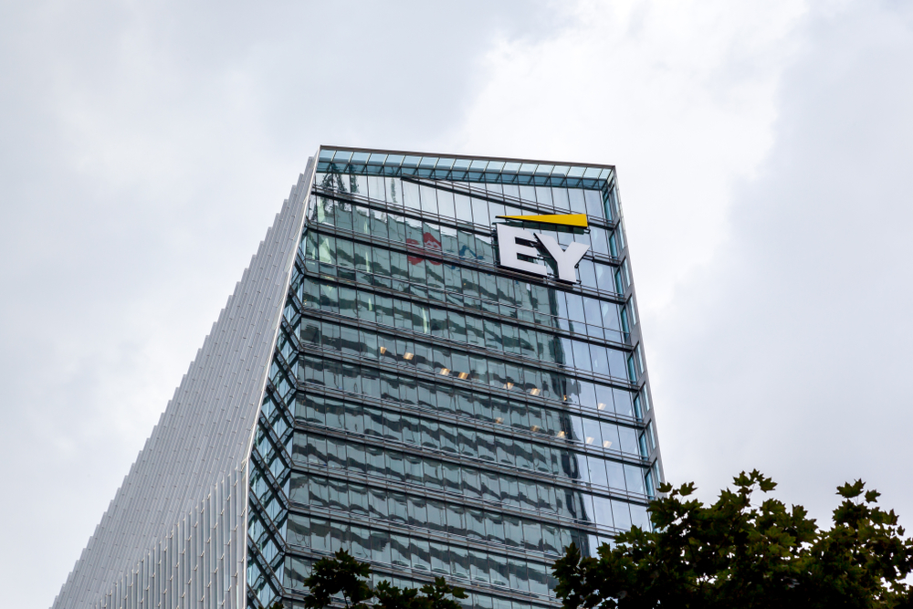 The Daily: Coinbase Forms Political Action Committee, EY Acquires Crypto Patents