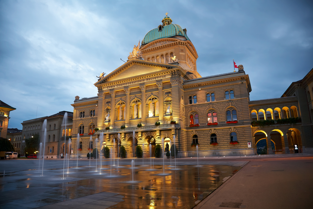 The Swiss Are Onto Something: Facebook, Libra and the Case for Decentralization The Swiss Are Onto Something: Facebook, Libra and the Case for Decentralization
