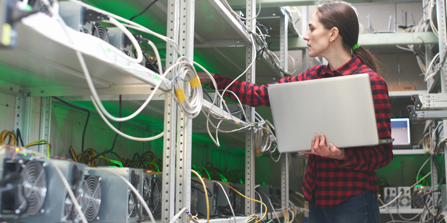 Bitcoin Mining Operations Offer New Strategies Before the Reward Reduction Bitcoin Mining Operations Offer New Strategies Before the Reward Reduction
