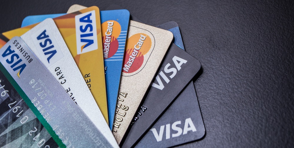 User Reports Reveal Visa and Mastercard Outages During the Holidays