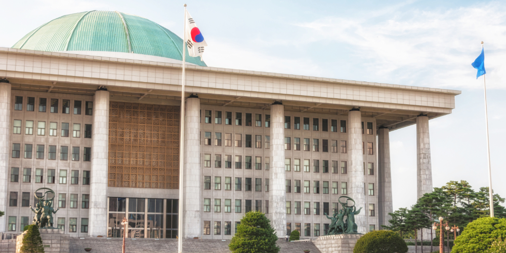 Cryptocurrency Regulations Advance Despite Global Crisis, Cash Shortages, Bank Closures Cryptocurrency Regulations Advance Despite Global Crisis, Cash Shortages, Bank Closures
