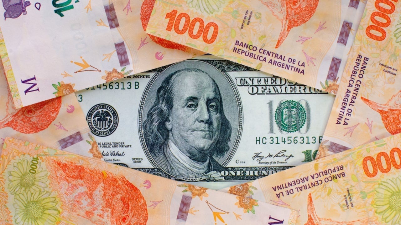 Latam Insights Encore: Milei's Future Depends on His Ability to Control the Greenback