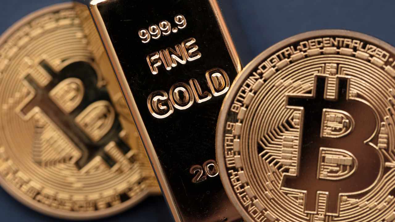 Robert Kiyosaki Backs Bitcoin Over Gold, Predicts Imminent Market Meltdown