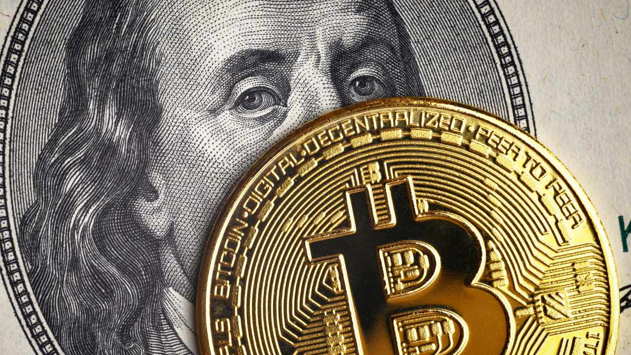 Coinbase Sees Bitcoin Replacing US Dollar as Reserve Currency if Deficit Persists
