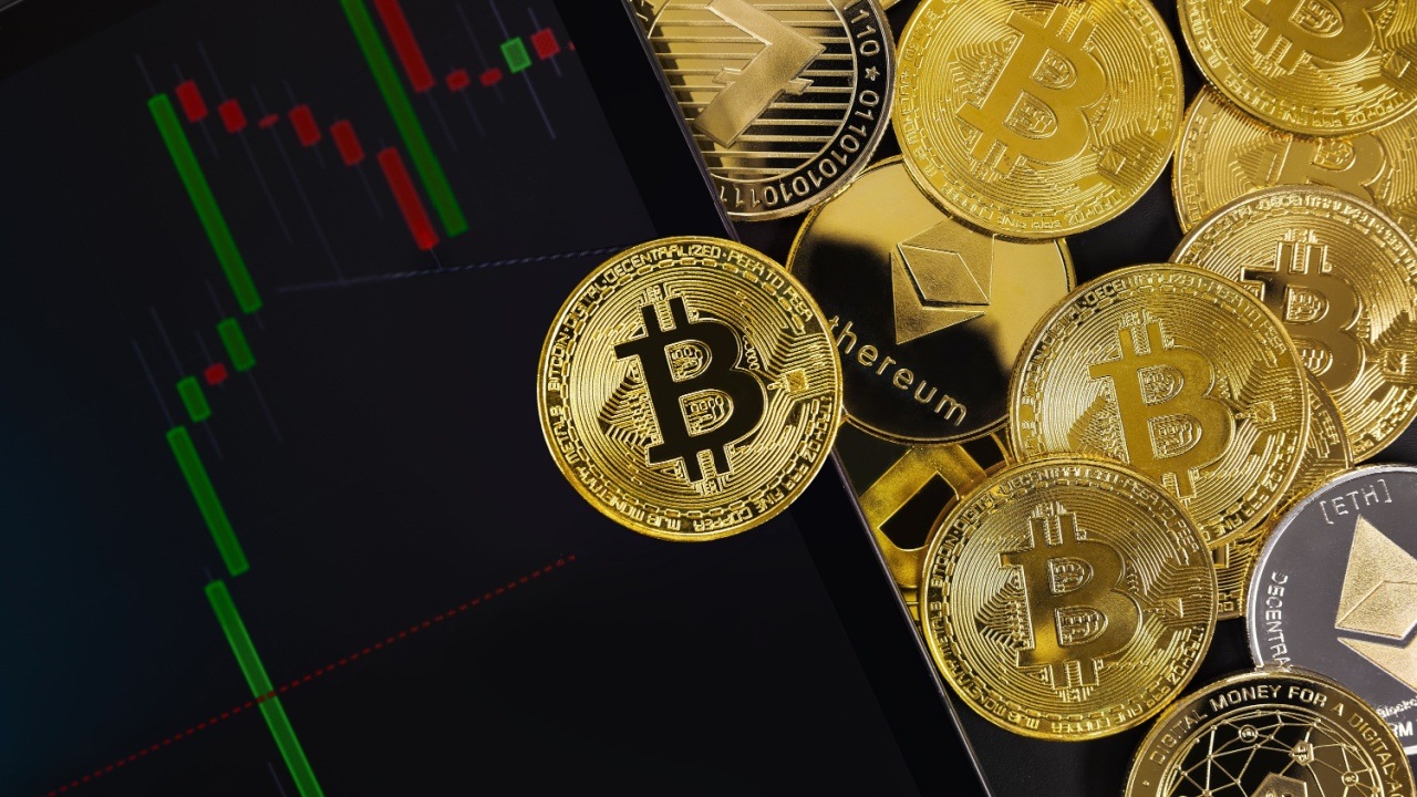 ETF Weekly Flows: Bitcoin Loses $157 Million As Ether Rallies with $286 Million Weekly Inflow