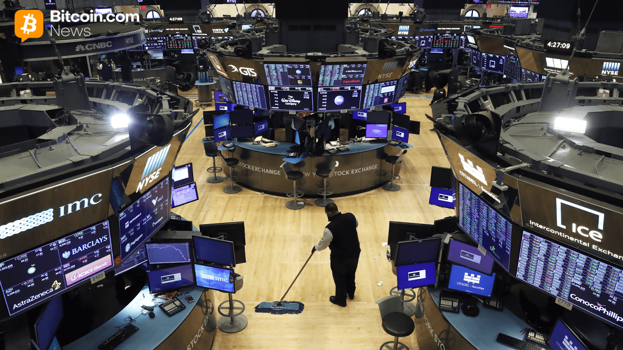 US Stocks Slip Late as Oil Rises, Fed Signals and PCE Data Loom