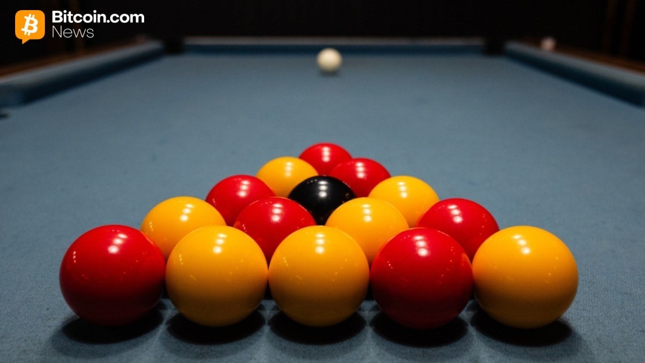 Heavy Selling Hits Bitcoin and Ether ETFs Again With $523 Million Combined Outflows