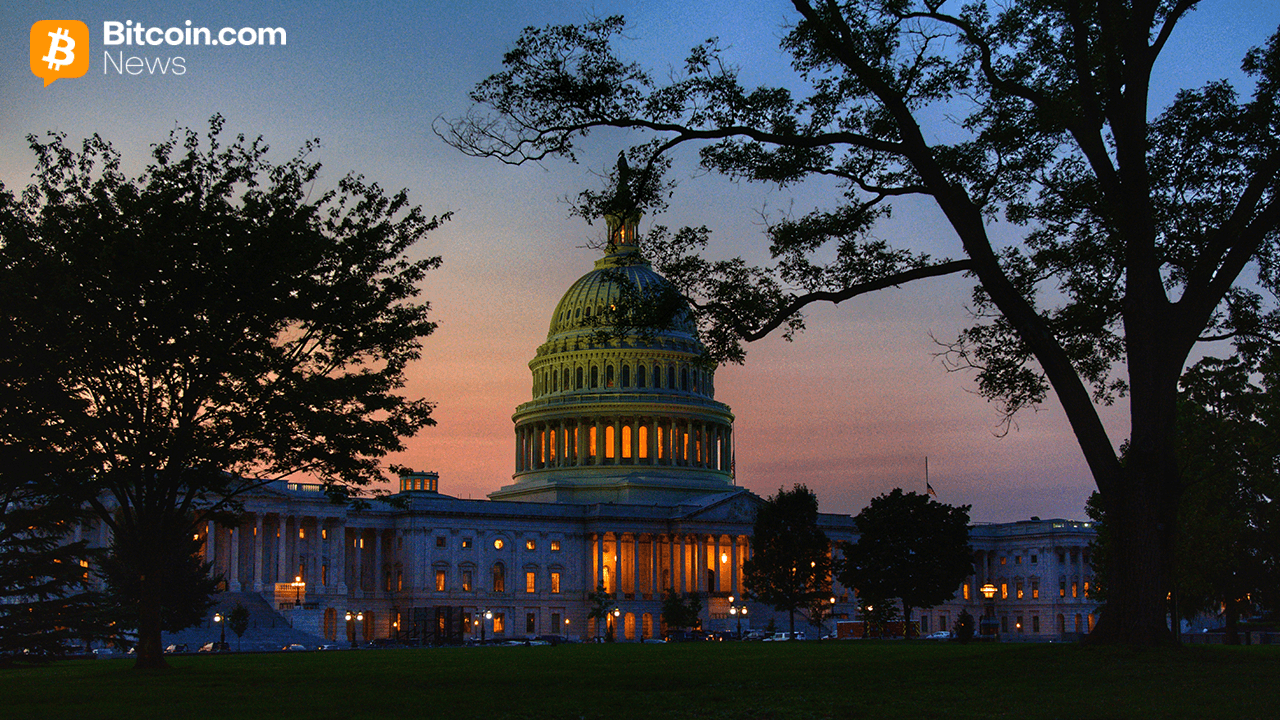 Congress, Capitol Building at night