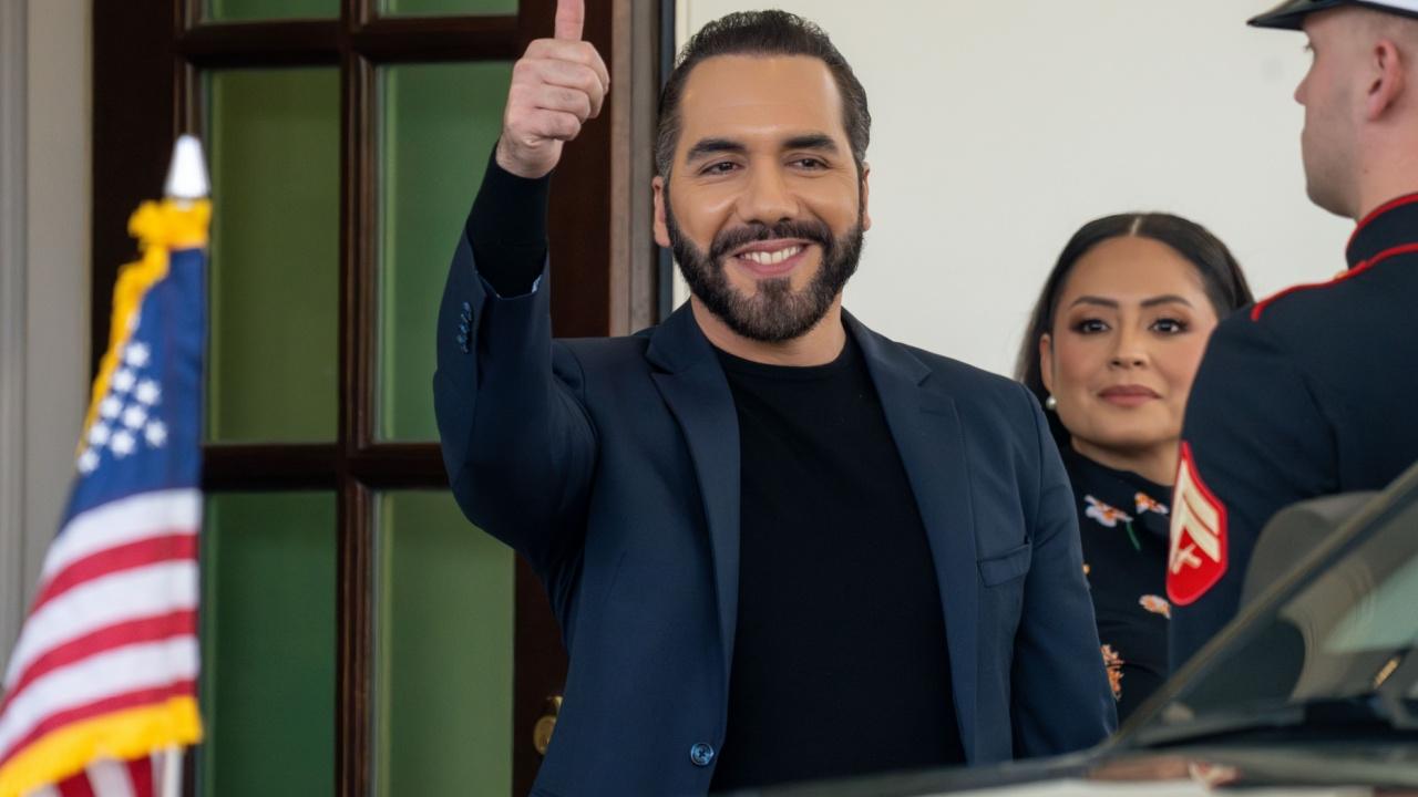 Photo of Nayib Bukele in an official setting