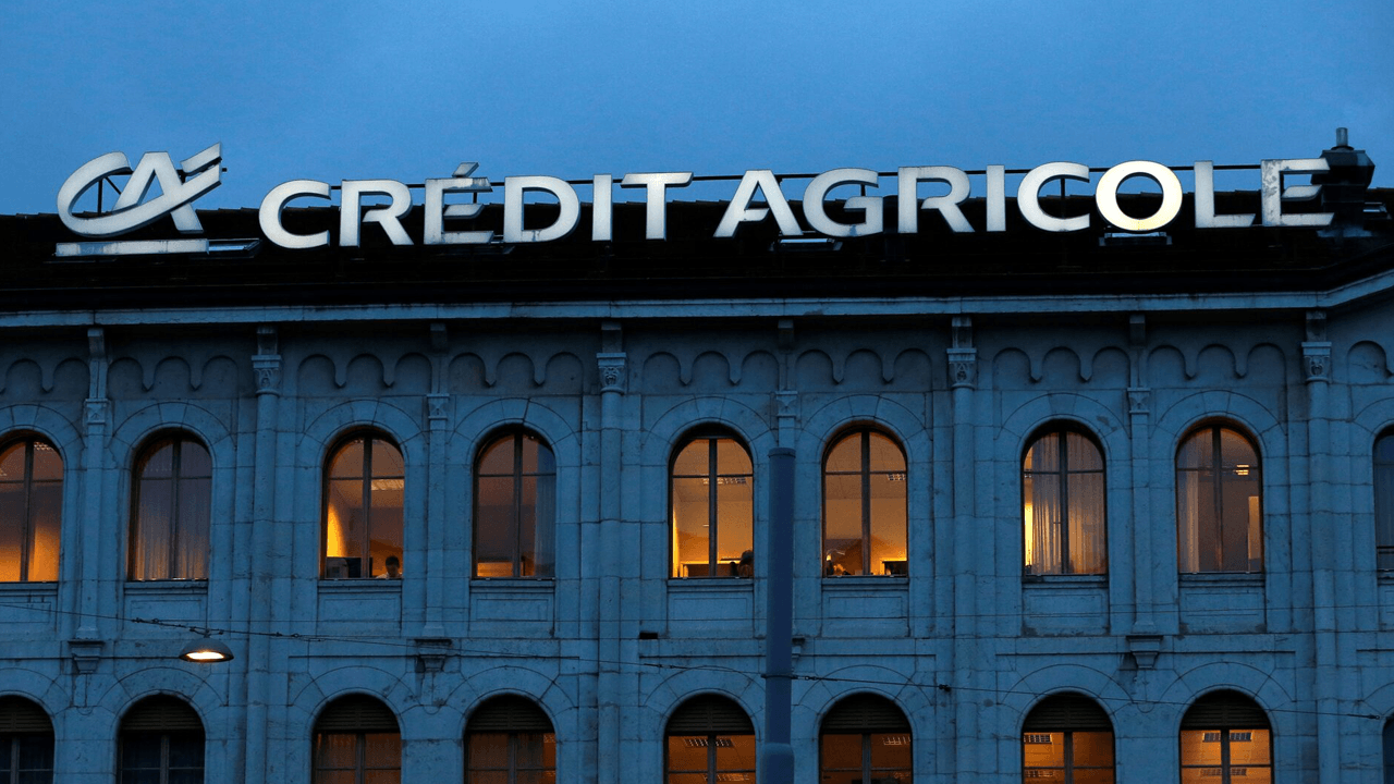 Crédit Agricole building.