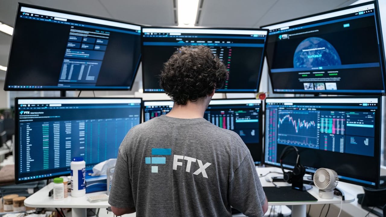 SBF at FTX before the collapse.