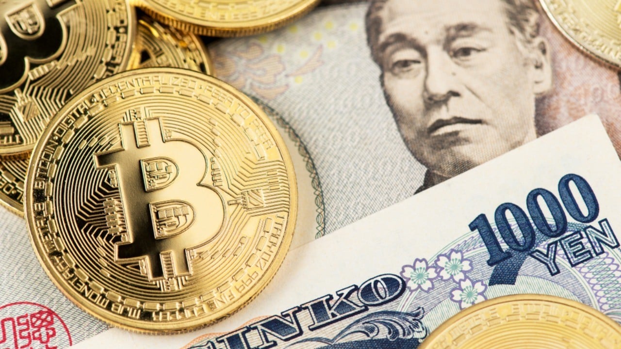 Bitcoin and Japan yen note