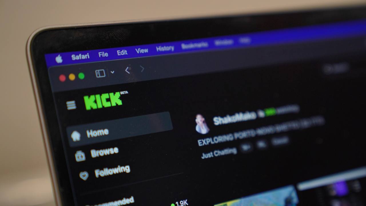 Laptop showinhg Kick's website