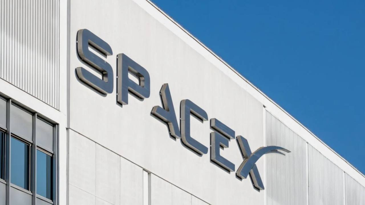 SpaceX building